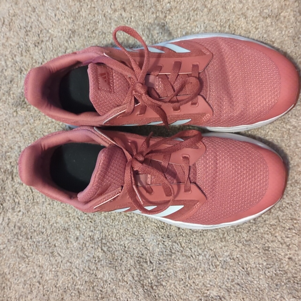 Adidas women's Size 9 cloud foam sneakers. Dusty rose color.